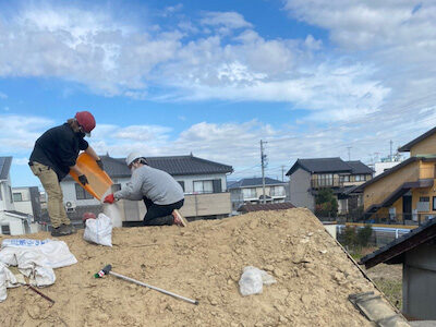 愛知県の住宅の屋根瓦の撤去
