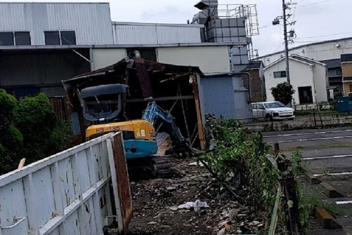 愛知県名古屋市の小屋解体工事中の様子