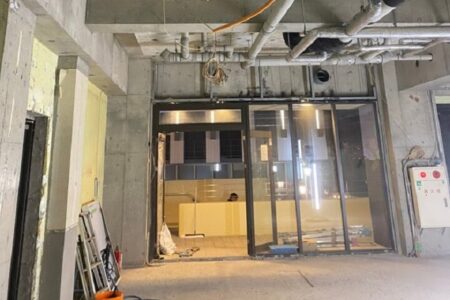 名古屋市名古屋駅前の事務所のスケルトン解体工事