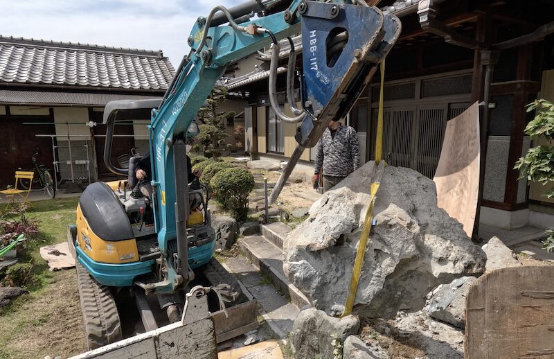 庭石と樹木の撤去作業