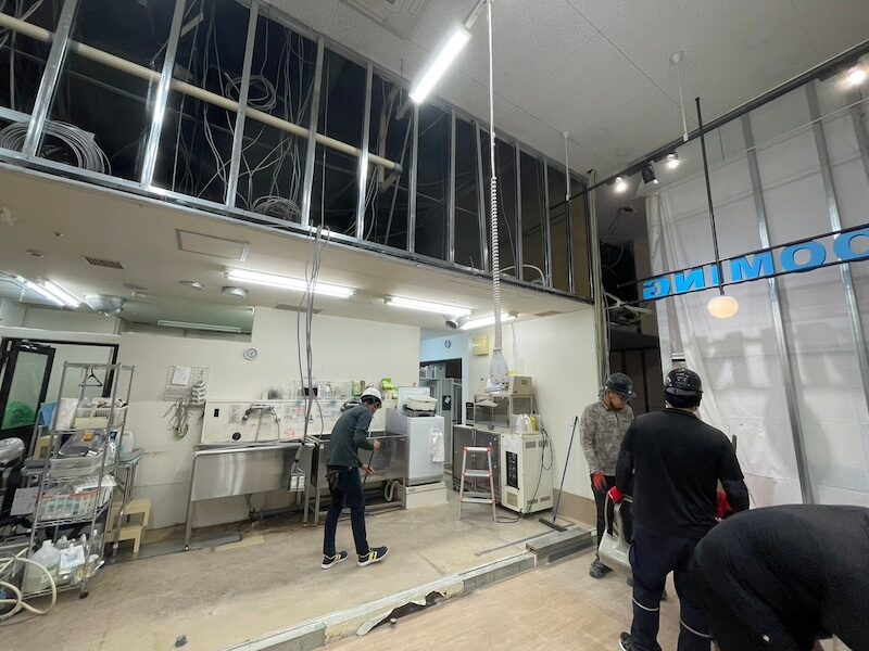 照明設備や警備員のコストがかかる