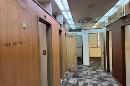 内装解体始めます