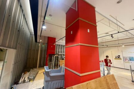 大手の小物雑貨販売店のテナントを間仕切り壁増作して内装解体