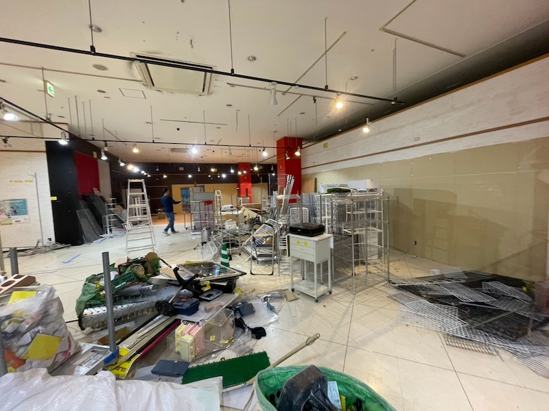 大型ショッピングモール店テナントの内装解体・原状回復工事