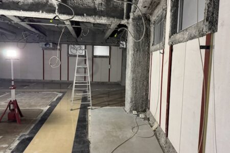 カラオケ店舗　内装